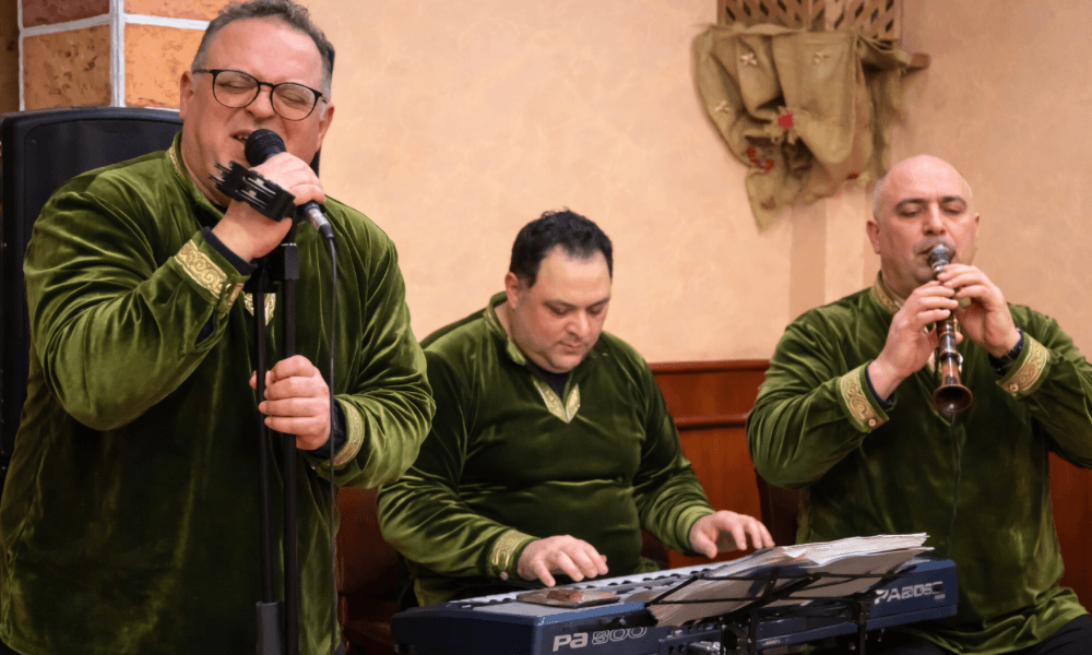 Spring with Live Music and Traditional Flavors